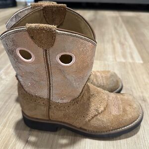 Ariat  size 4 big girls good condition